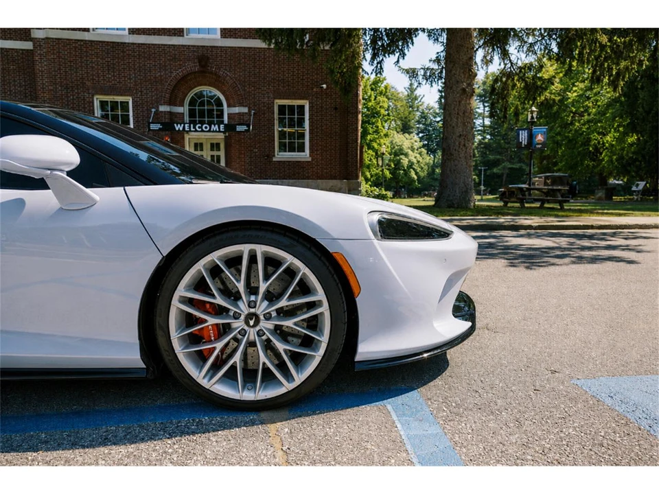 2022 McLaren GT - Image 11 of 21