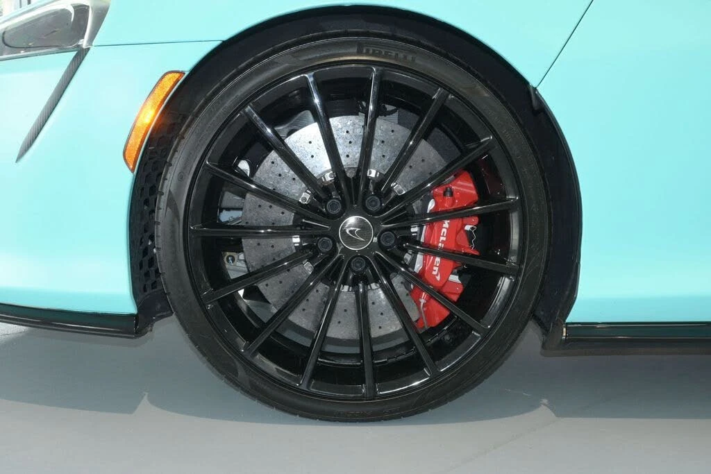 2022 McLaren GT - Image 26 of 31