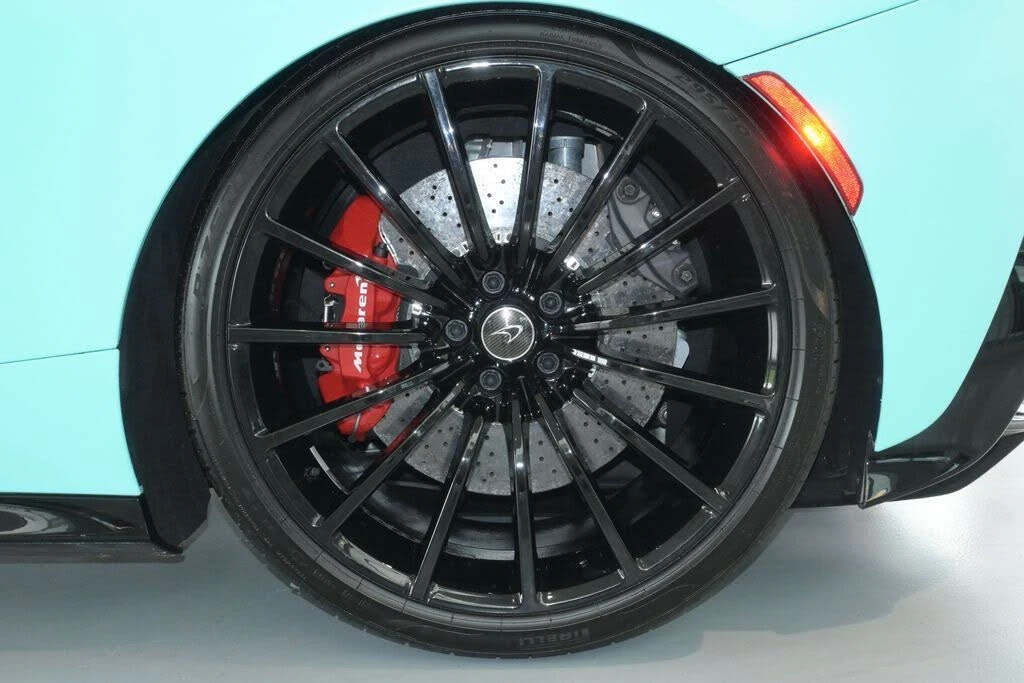 2022 McLaren GT - Image 27 of 31