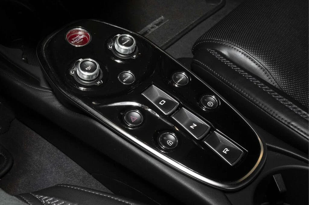2022 McLaren GT - Image 28 of 31