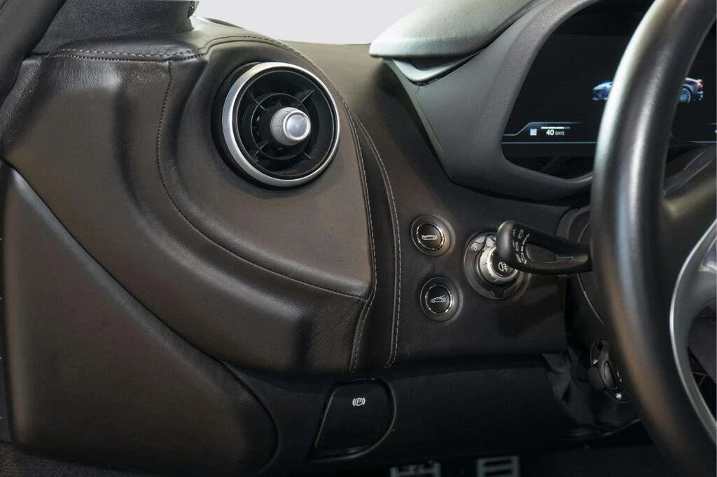 2022 McLaren GT - Image 19 of 31