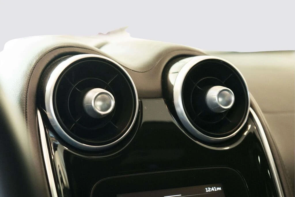 2022 McLaren GT - Image 25 of 31