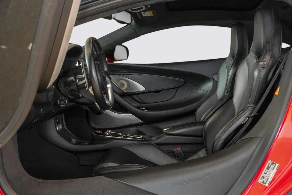 2022 McLaren GT - Image 11 of 31