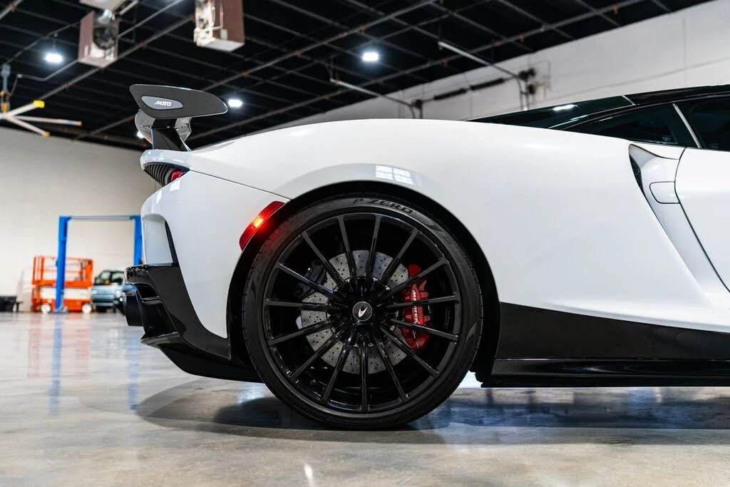 2022 McLaren GT - Image 29 of 31