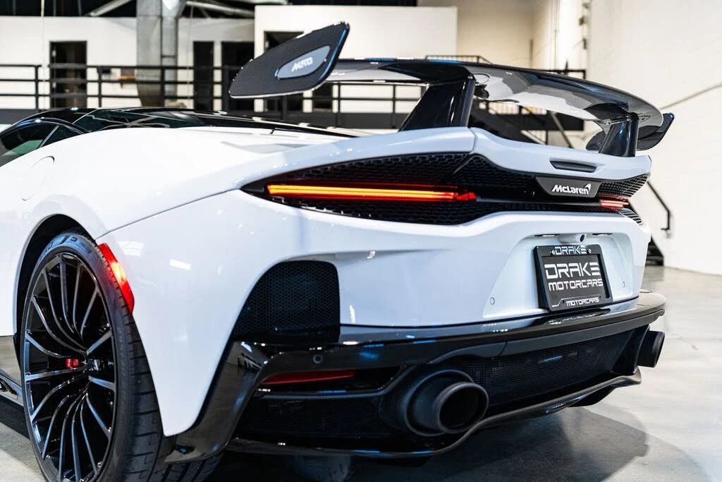 2022 McLaren GT - Image 17 of 31