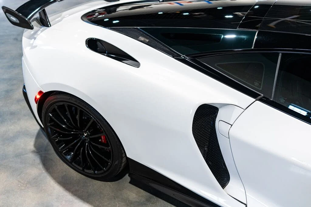 2022 McLaren GT - Image 26 of 31