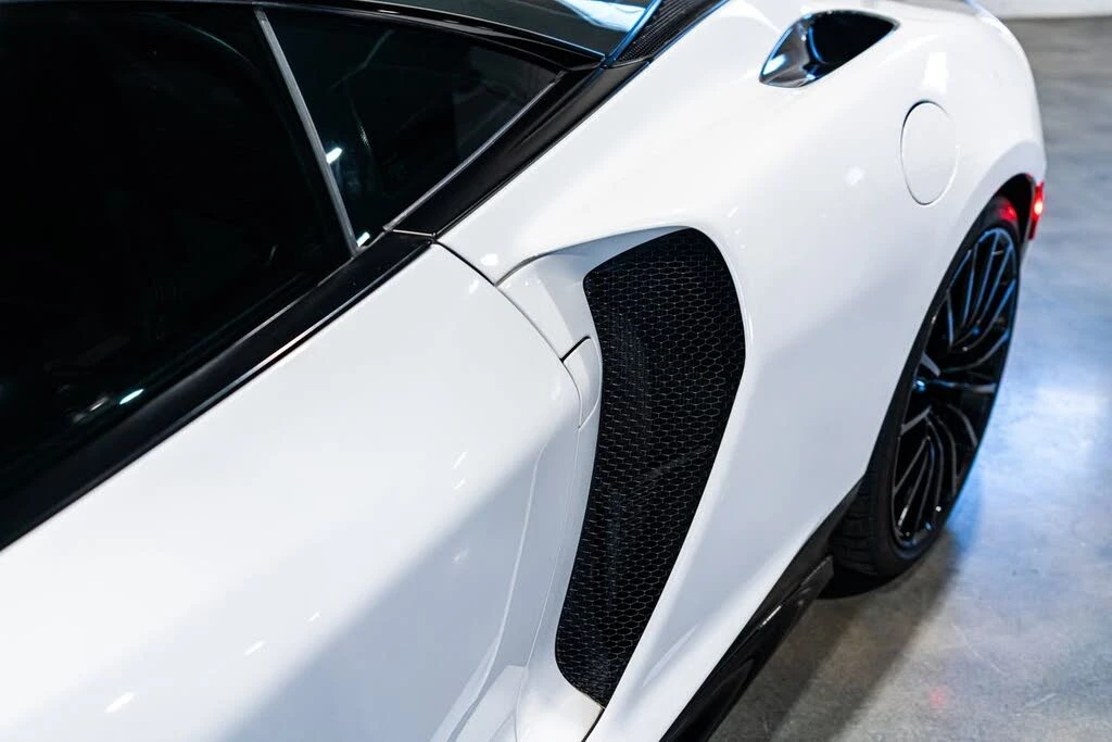 2022 McLaren GT - Image 15 of 31