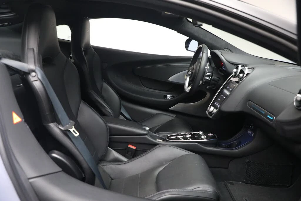 2022 McLaren GT - Image 25 of 31