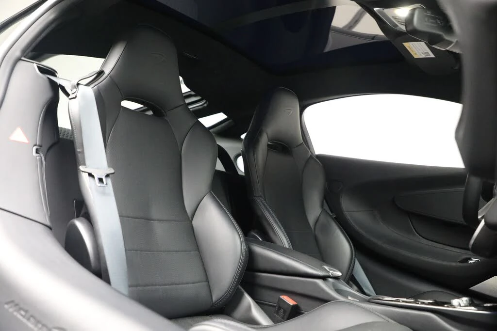 2022 McLaren GT - Image 24 of 31