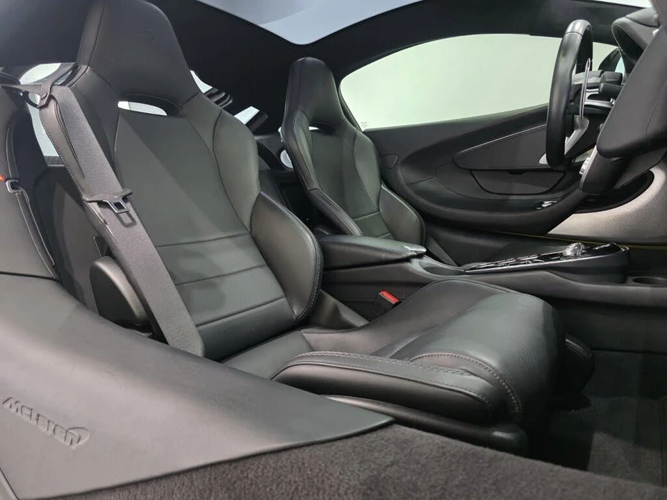 2022 McLaren GT - Image 18 of 26