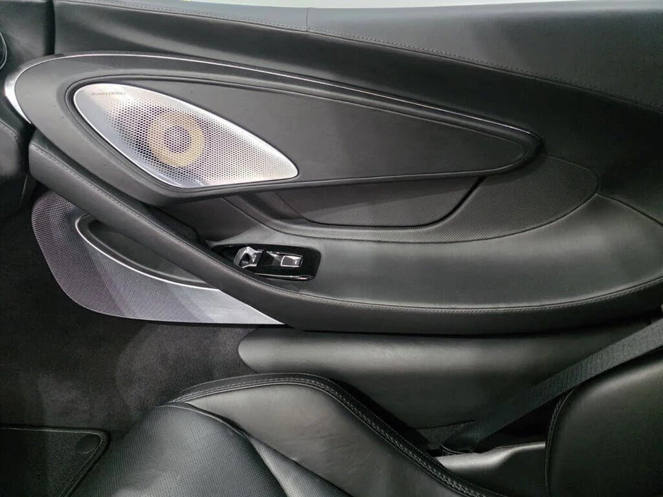 2022 McLaren GT - Image 16 of 26
