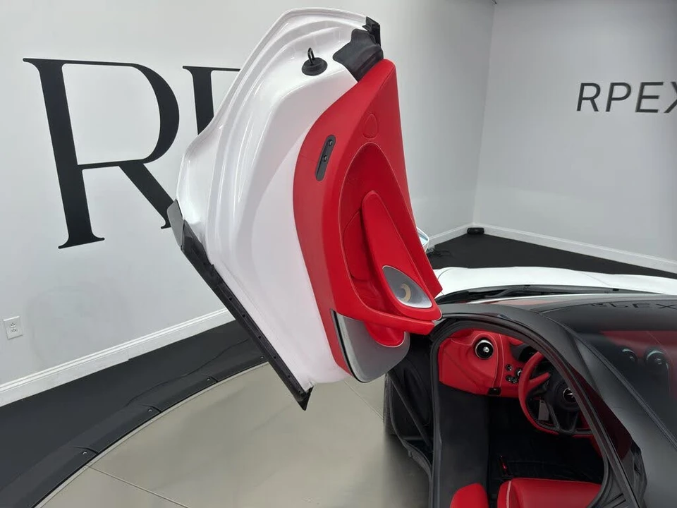 2022 McLaren GT - Image 16 of 24