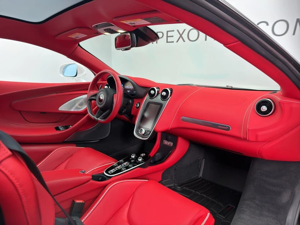 2022 McLaren GT - Image 18 of 24