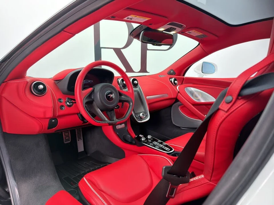 2022 McLaren GT - Image 2 of 24