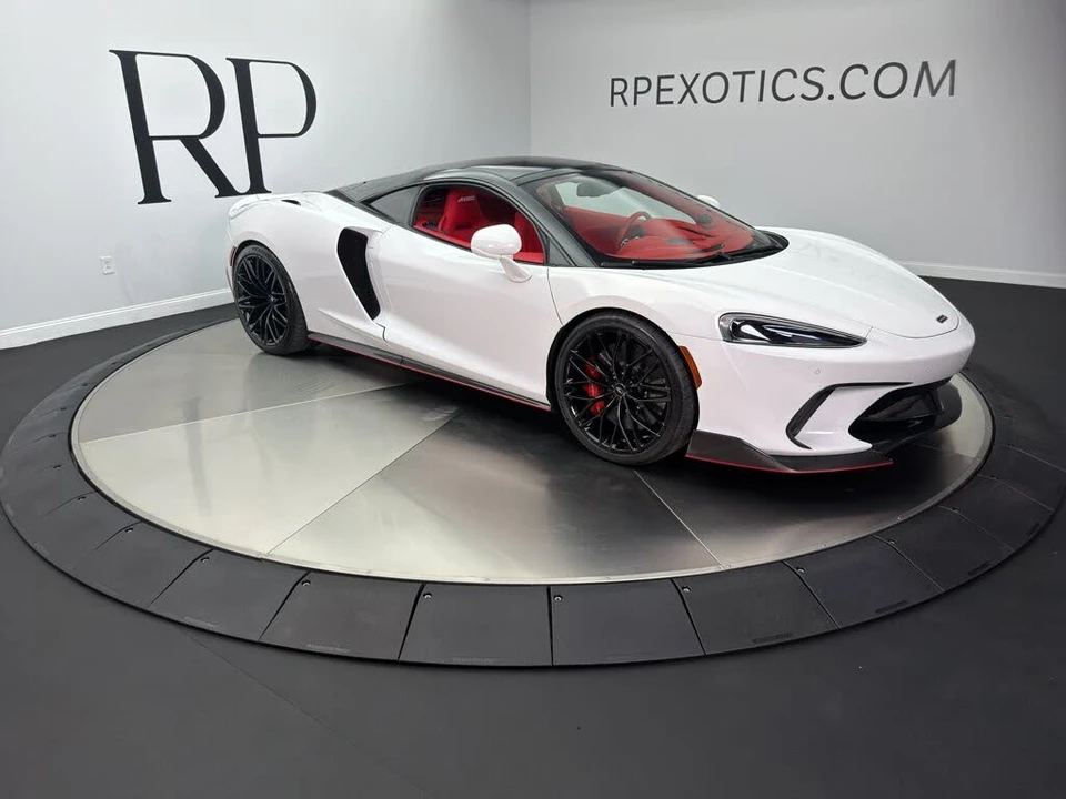 2022 McLaren GT - Image 11 of 24