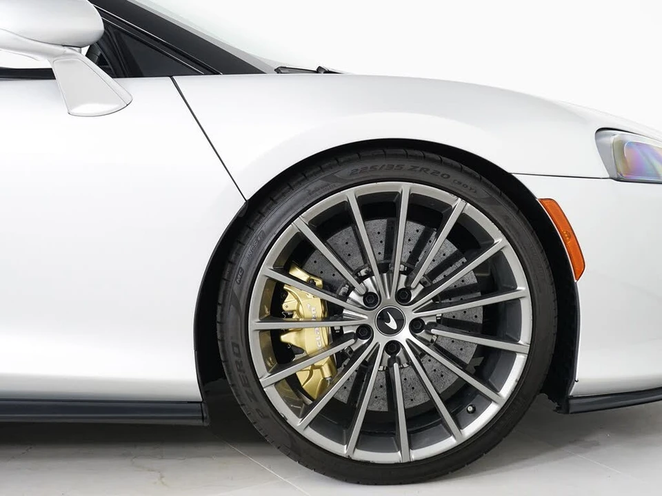 2022 McLaren GT - Image 16 of 30