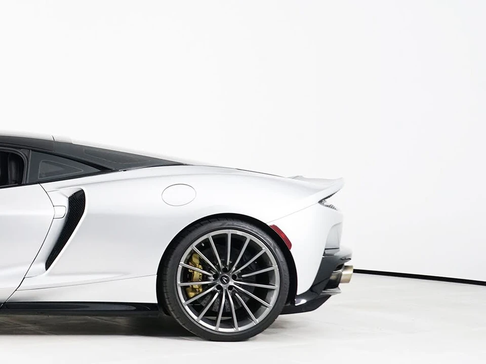 2022 McLaren GT - Image 13 of 30