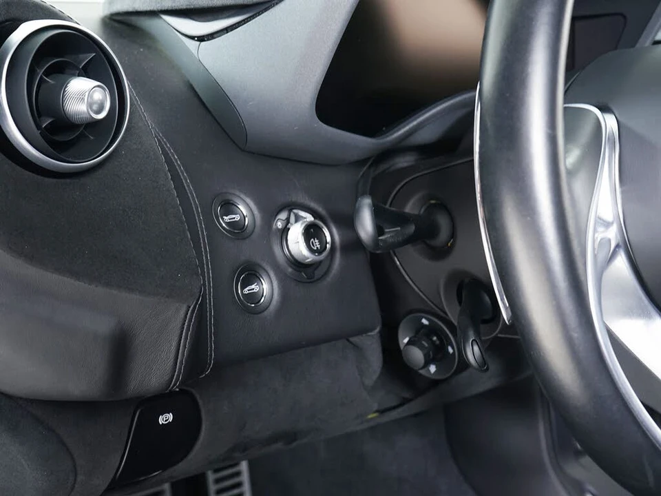 2022 McLaren GT - Image 30 of 30