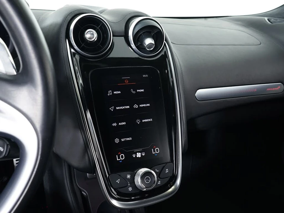 2022 McLaren GT - Image 25 of 30