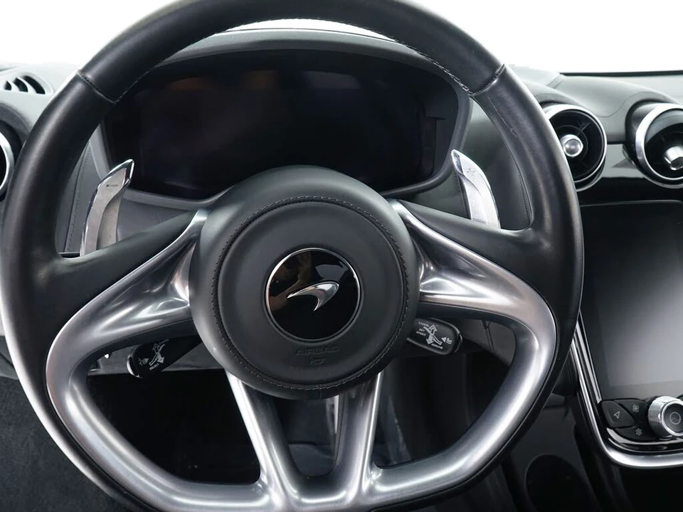 2022 McLaren GT - Image 20 of 30