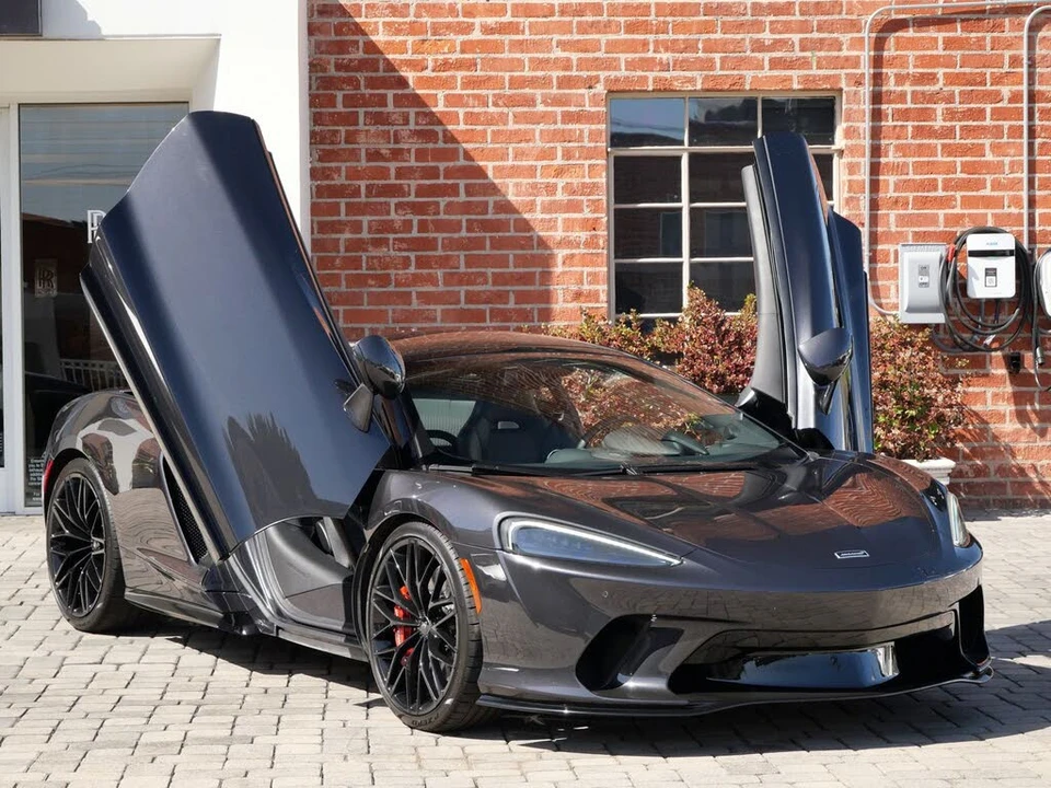 2022 McLaren GT - Image 25 of 27