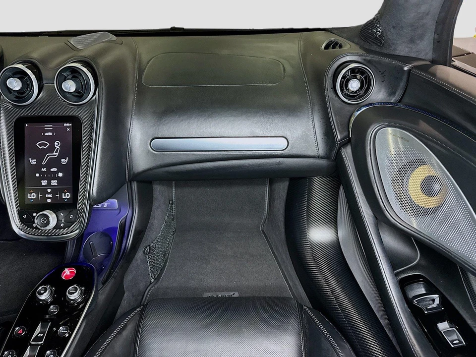 2022 McLaren GT - Image 25 of 31