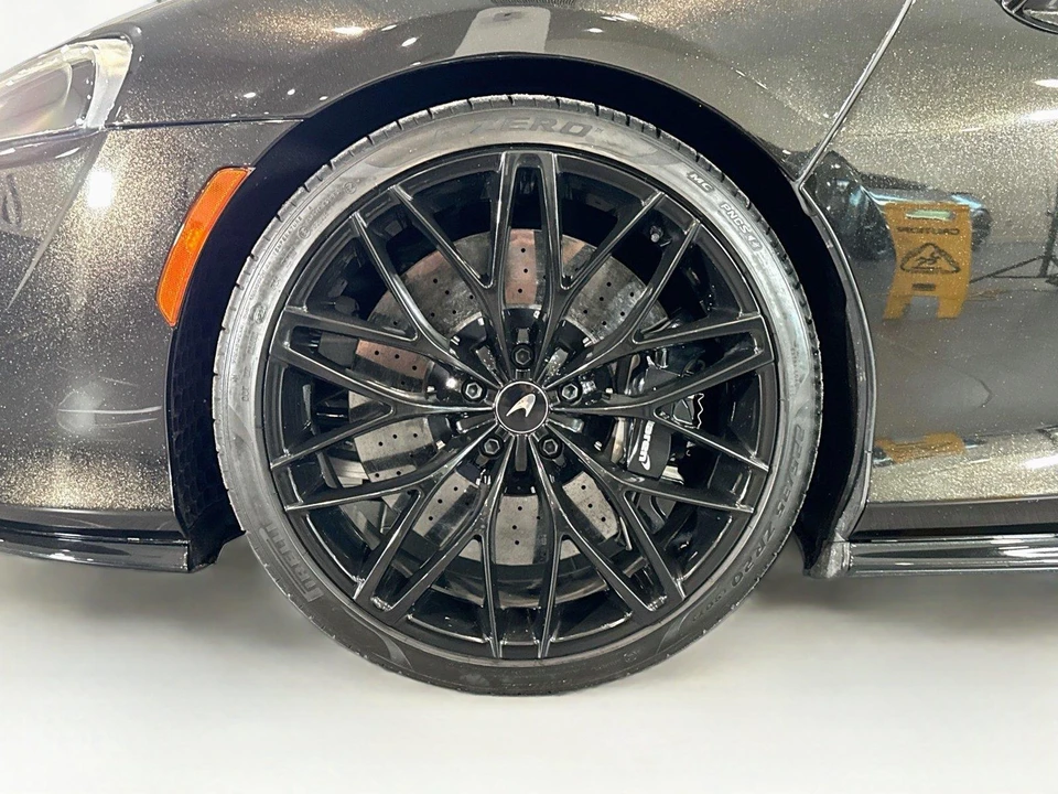 2022 McLaren GT - Image 28 of 31