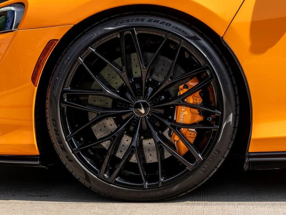 2022 McLaren GT - Image 16 of 31