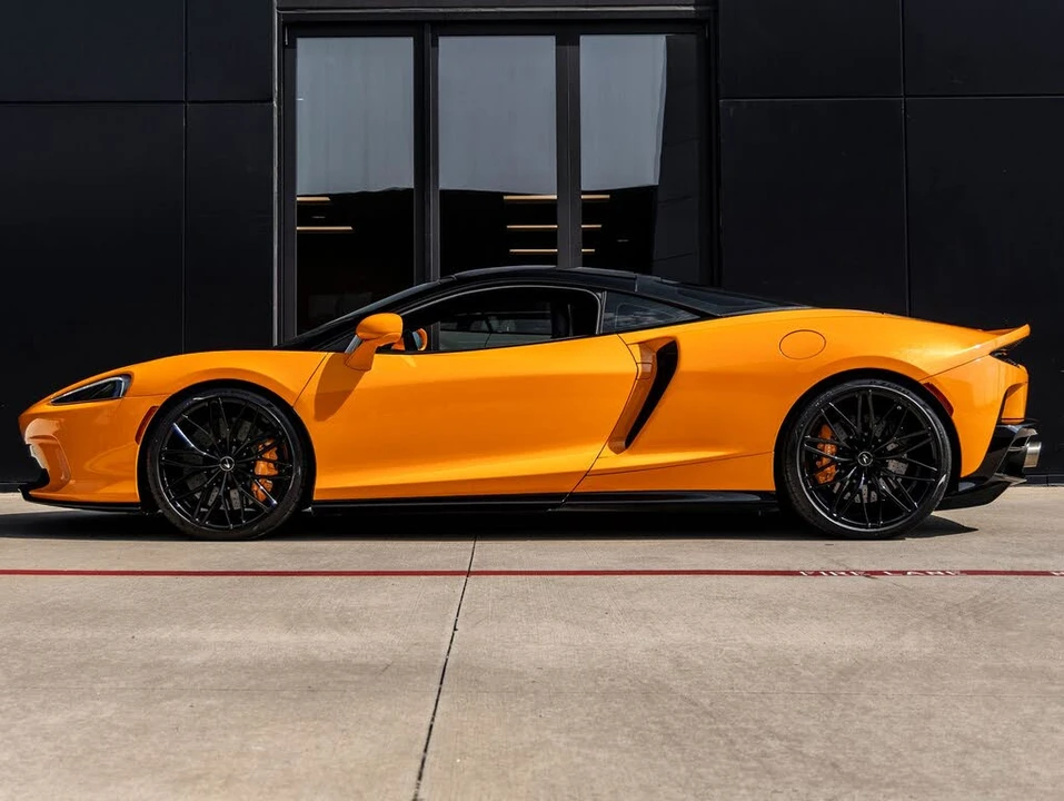 2022 McLaren GT - Image 10 of 31