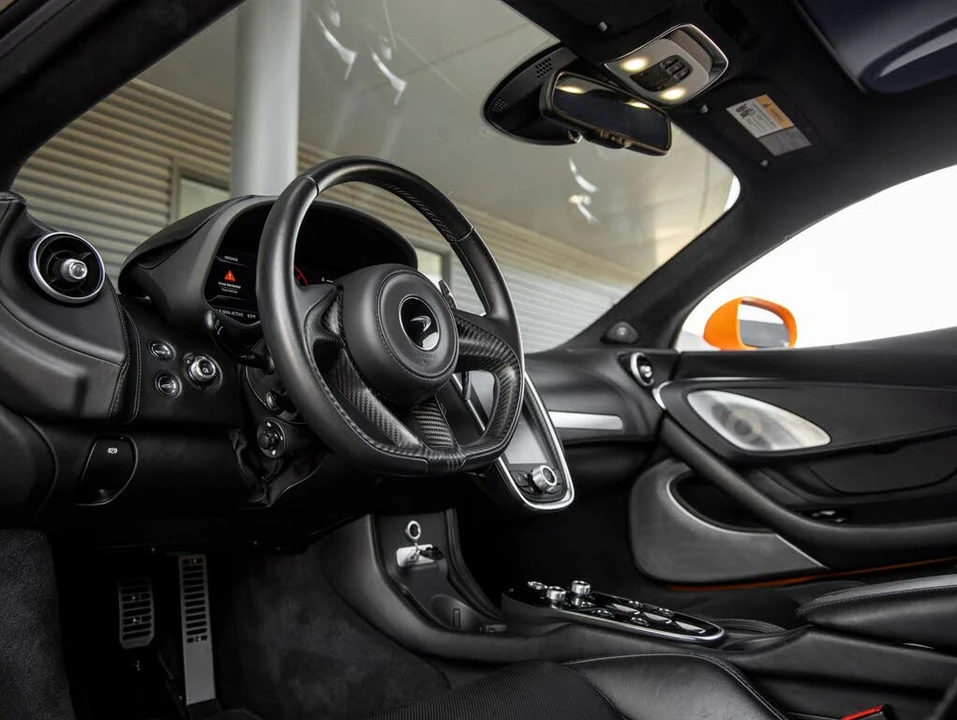 2022 McLaren GT - Image 26 of 31