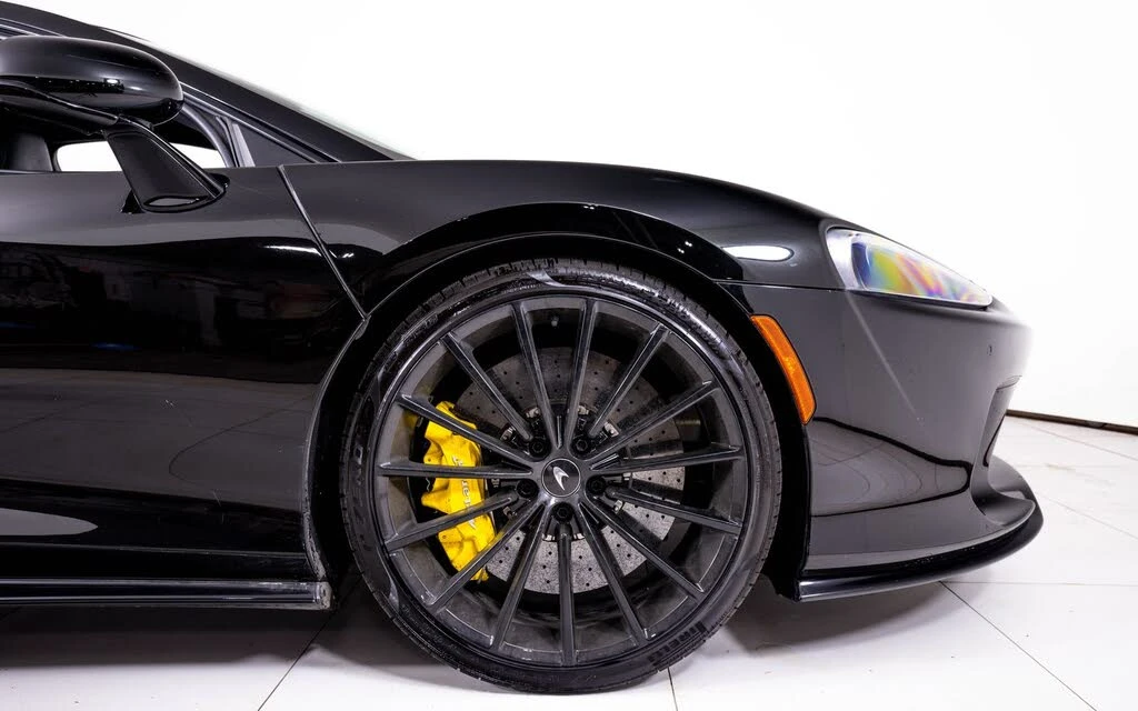 2022 McLaren GT - Image 16 of 26