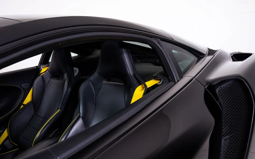 2022 McLaren GT - Image 24 of 26