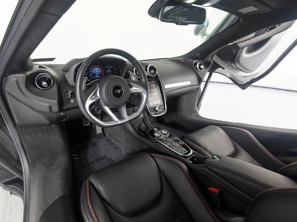 2022 McLaren GT - Image 13 of 31