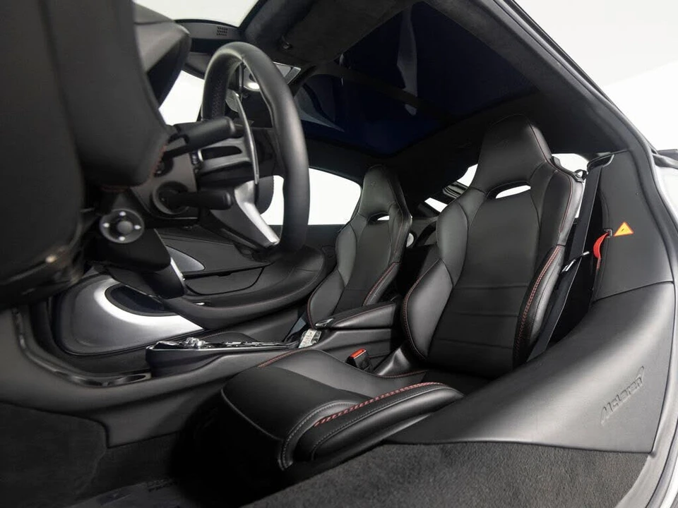 2022 McLaren GT - Image 28 of 31