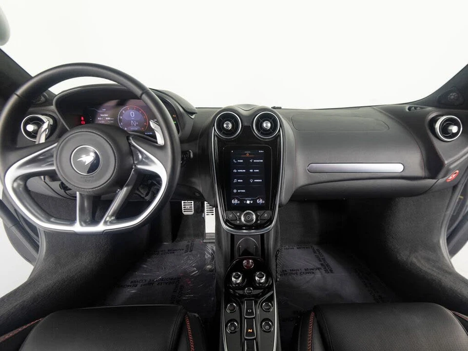 2022 McLaren GT - Image 27 of 31