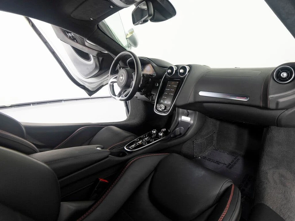 2022 McLaren GT - Image 23 of 31