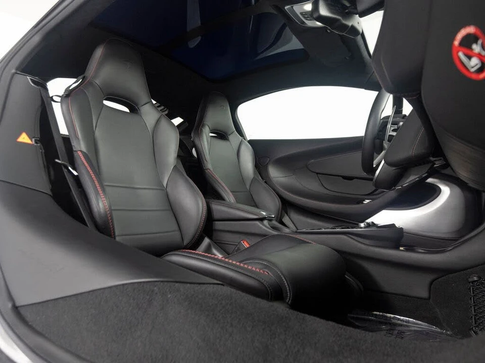 2022 McLaren GT - Image 29 of 31