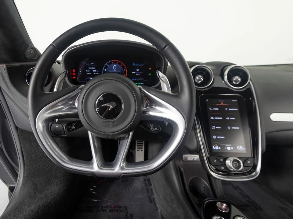 2022 McLaren GT - Image 14 of 31