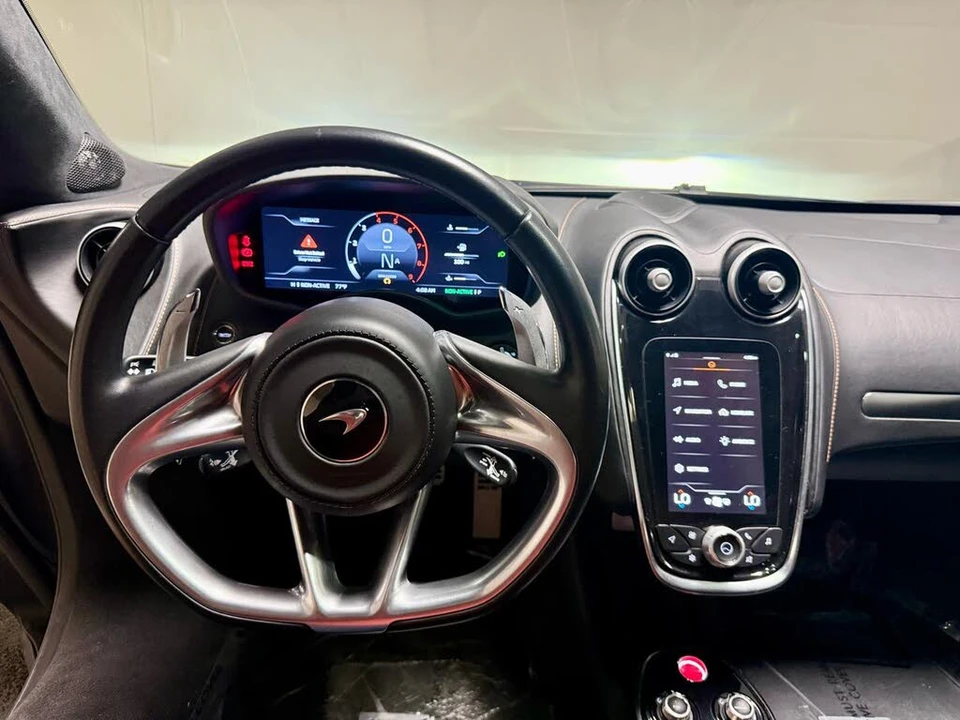 2022 McLaren GT - Image 16 of 23
