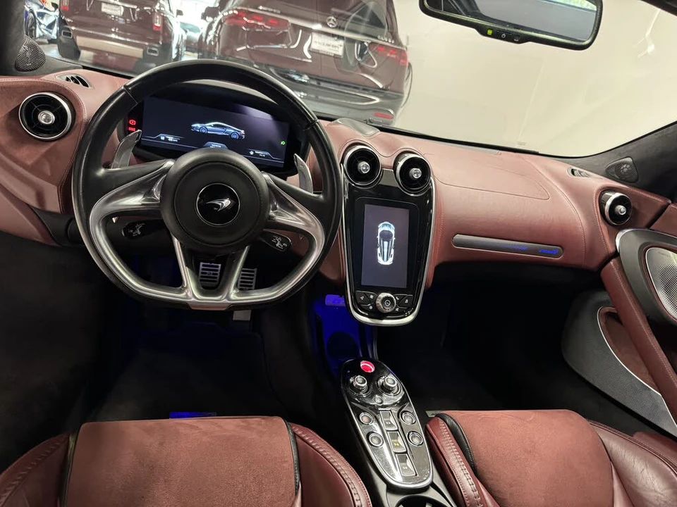2022 McLaren GT - Image 15 of 16
