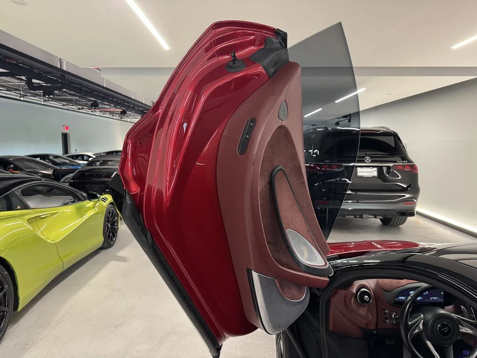 2022 McLaren GT - Image 11 of 16