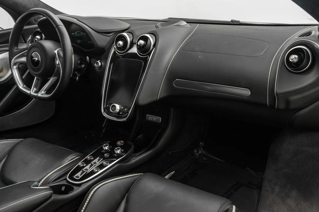 2022 McLaren GT - Image 15 of 21