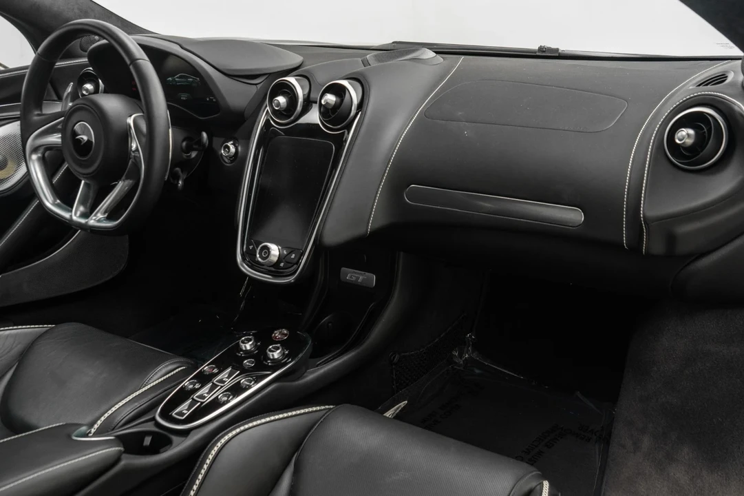 2022 McLaren GT - Image 15 of 21