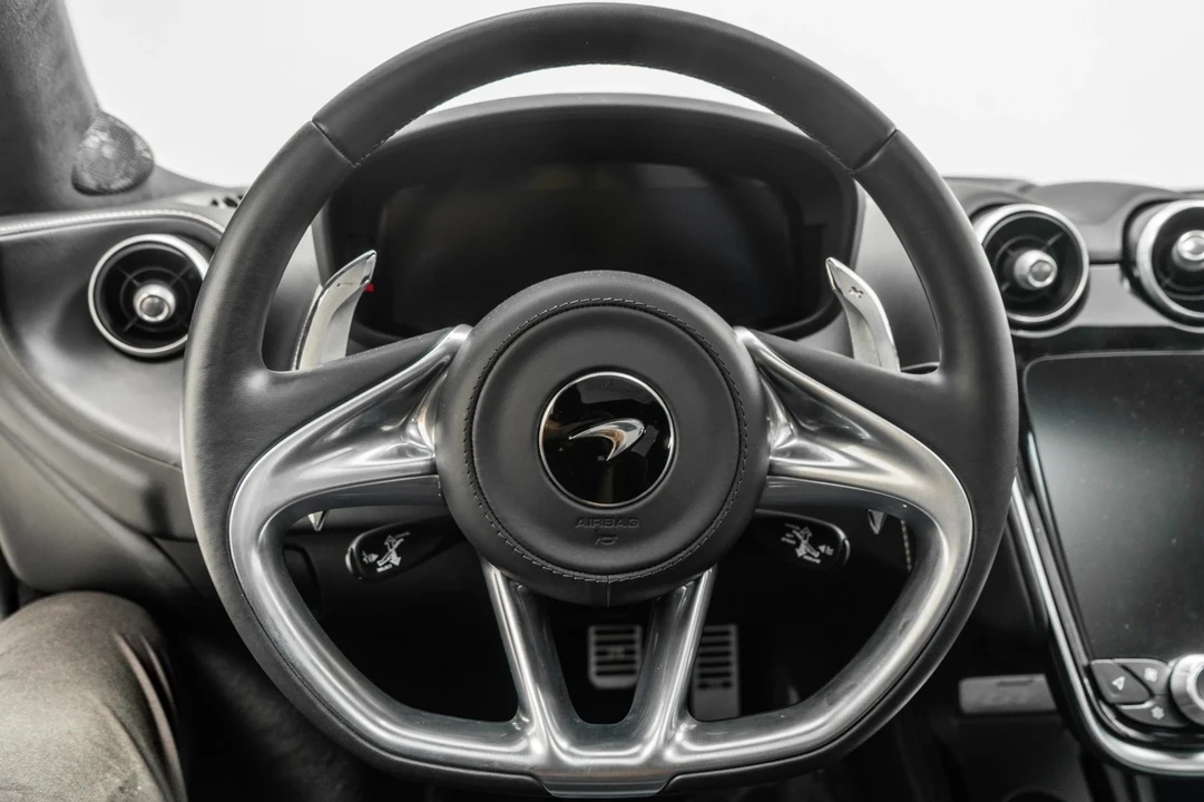 2022 McLaren GT - Image 13 of 21
