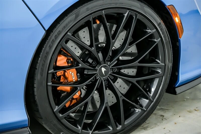 2022 McLaren GT - Image 17 of 21