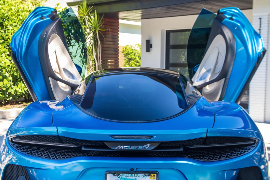 2022 McLaren GT - Image 17 of 31