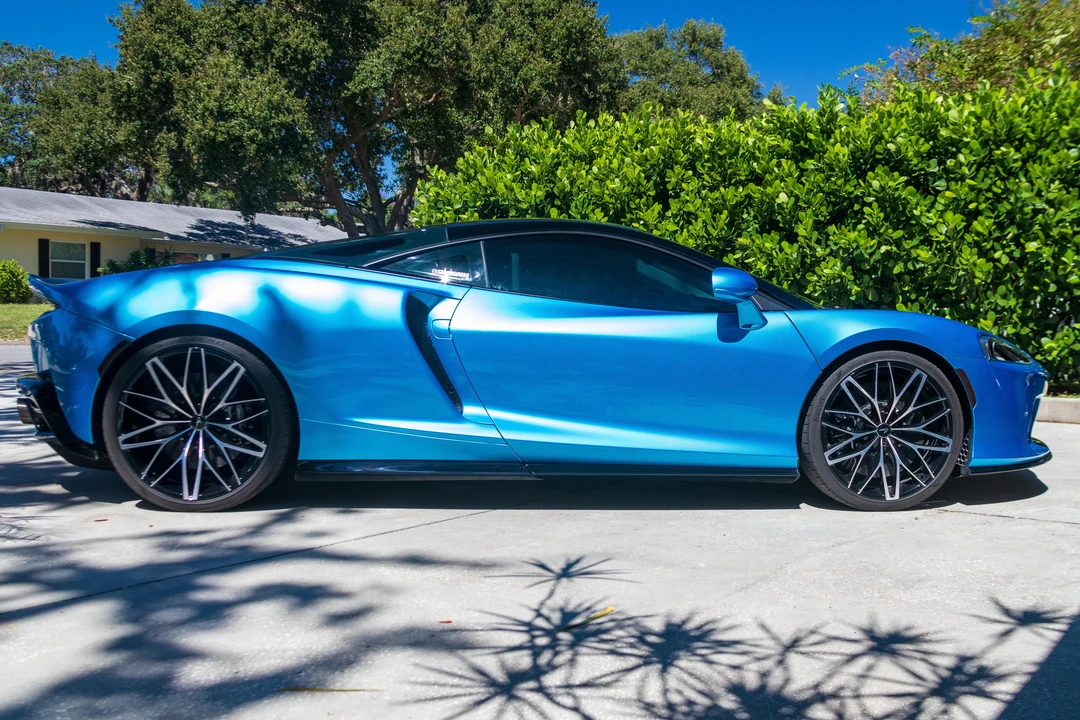 2022 McLaren GT - Image 10 of 31