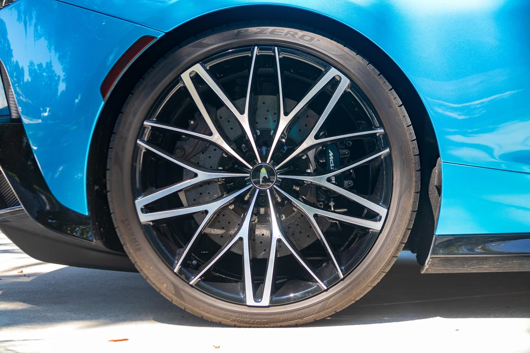 2022 McLaren GT - Image 25 of 31