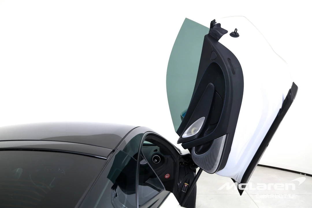 2022 McLaren GT - Image 18 of 21