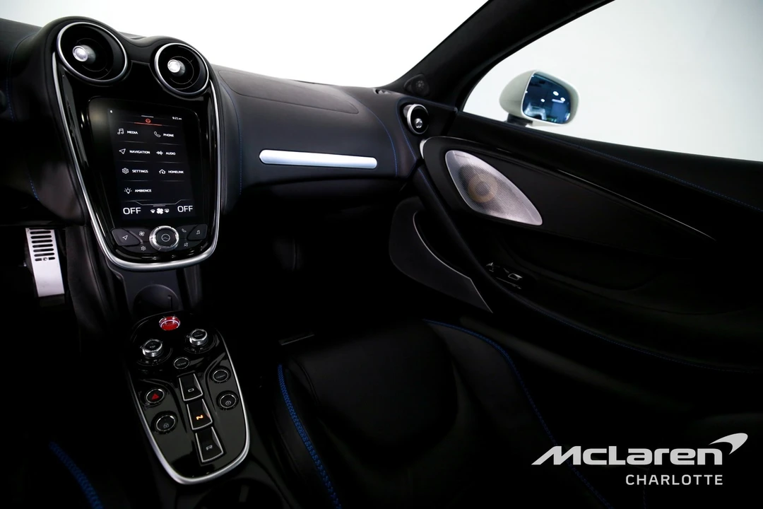 2022 McLaren GT - Image 16 of 21